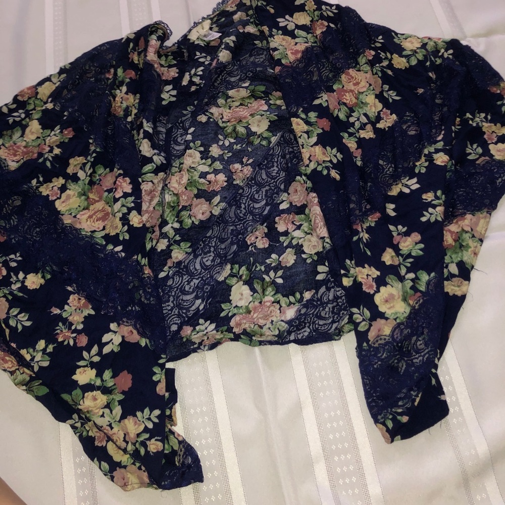 super cute over the shoulder floral top!!
